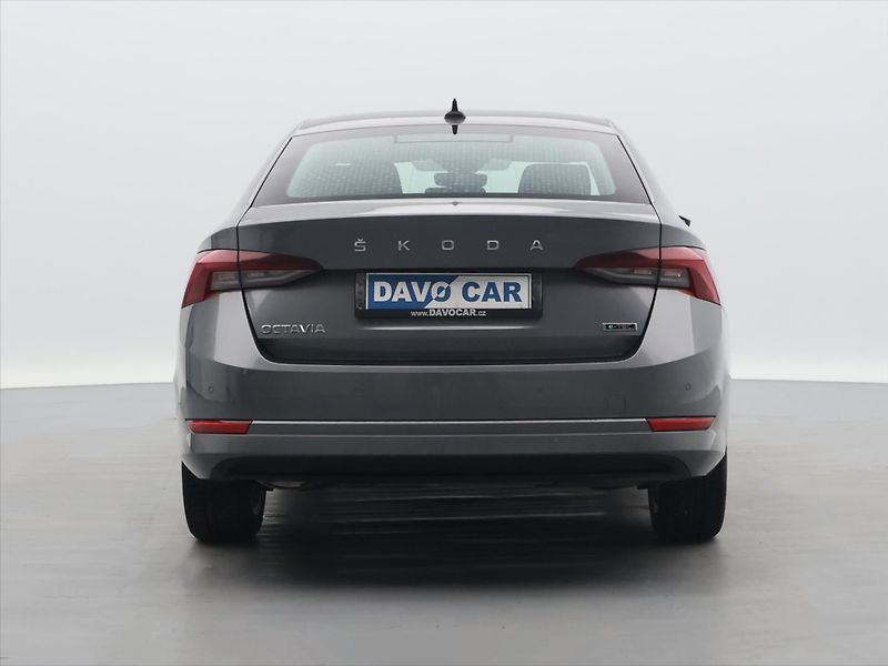 Škoda Octavia 1,5 e-TEC DSG CZ Style Matrix - fotka 6 z 31
