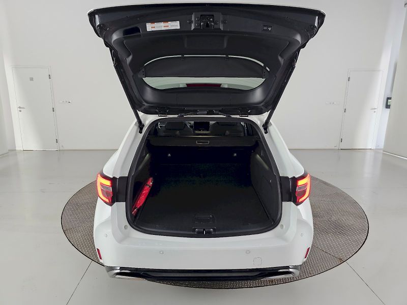 Toyota Corolla (2023) 2.0HEV 197k STYLE - fotka 26 z 26