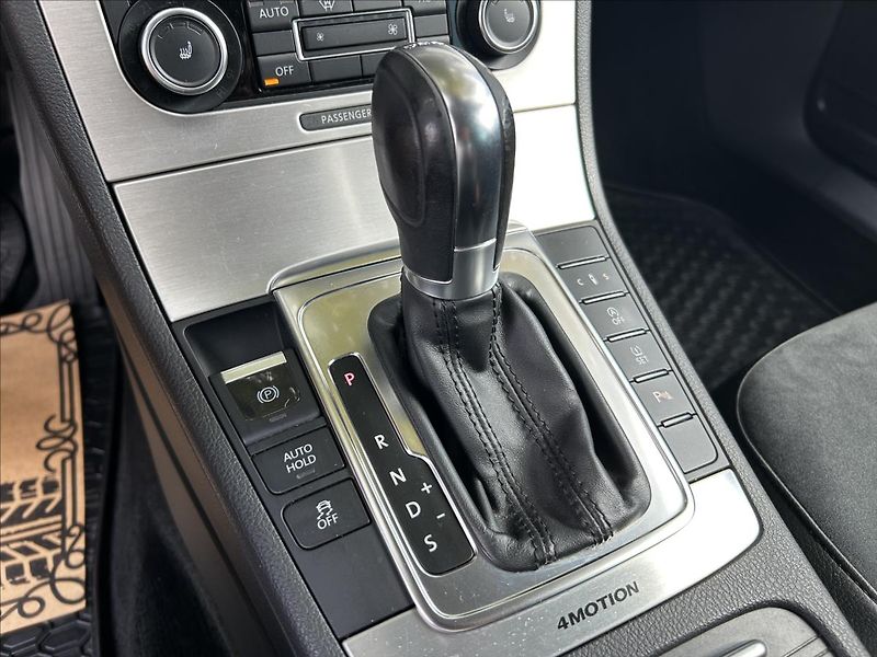 Volkswagen Passat 2,0 TDi 125kW DSG 4x4  Tažné - fotka 23 z 50