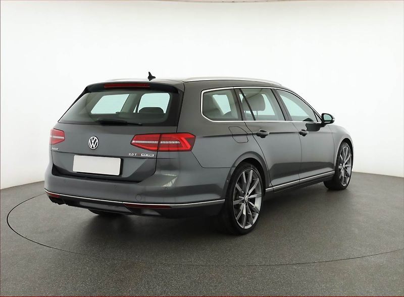 Volkswagen Passat (2016) 2.0 TDI, Automat, Serv.kniha - fotka 5 z 18
