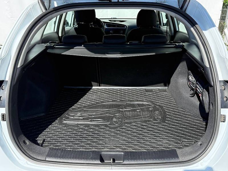 Kia Ceed (2017) 1.6 CRDi 100 kW Comfort Plus - fotka 19 z 21