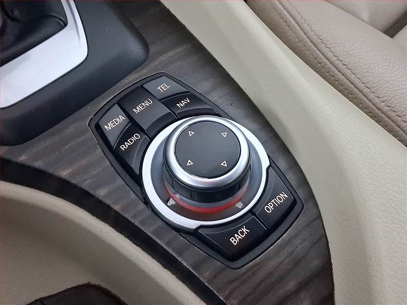 BMW X1 (2012) M Sport xDrive20d, 4X4 - fotka 21 z 24
