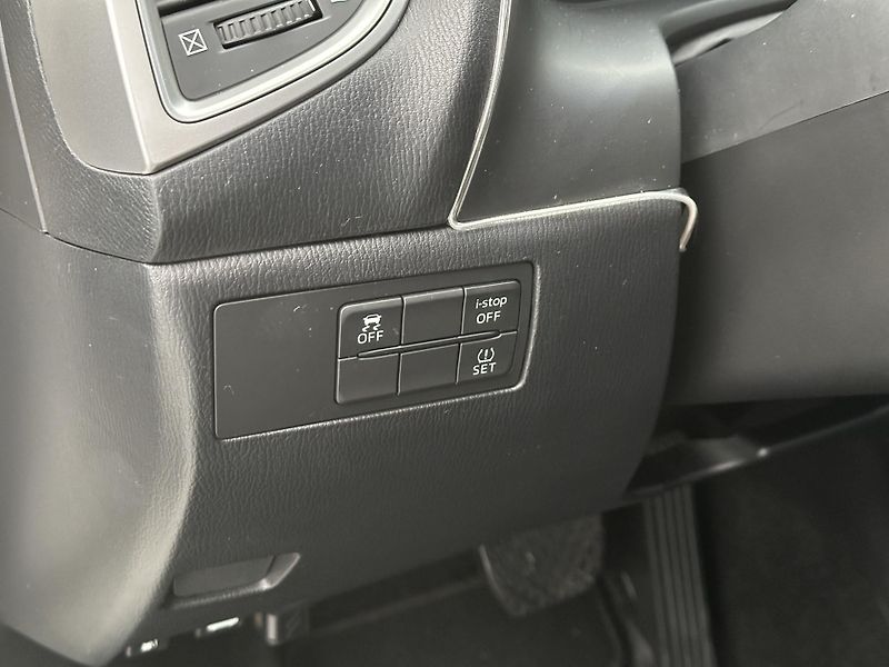 Mazda 3 2,0 Skyactiv-G 88kW Aut. Revol - fotka 17 z 30
