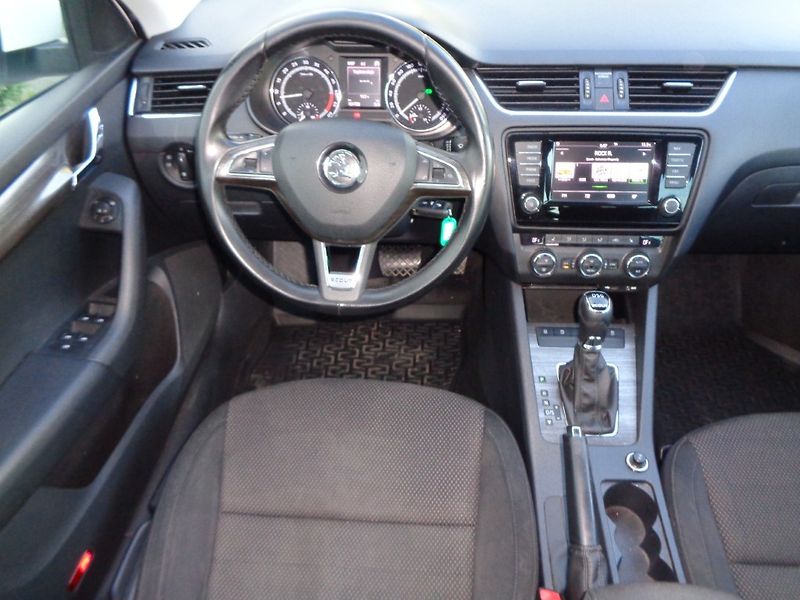 Škoda Octavia Combi SCOUT 2.0 TDI DSG 4x4  1 - fotka 5 z 25