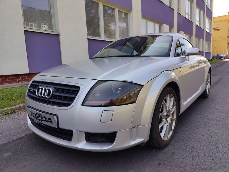 Audi TT 3,2i V6 quattro / automat / - fotka 1 z 35