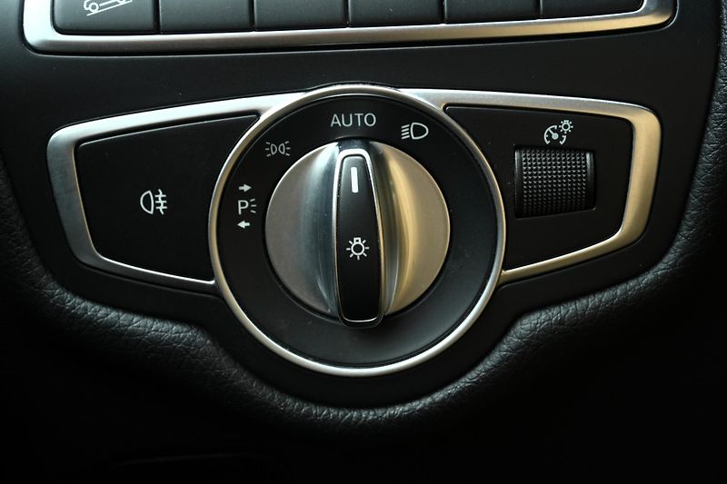 Mercedes-Benz Třídy V V250d XL 4Matic, ČR, 8 míst - fotka 22 z 32