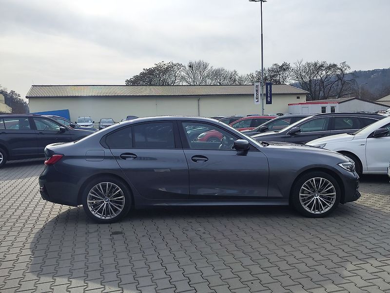 BMW Řada 3 330e 2.0/215kW Sportline PHEV - fotka 4 z 38