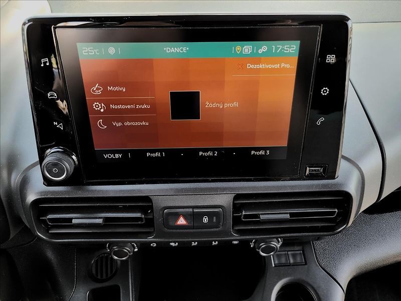 Citroën Berlingo 1,5 HDI,XL,7míst,navi,tažné - fotka 32 z 49