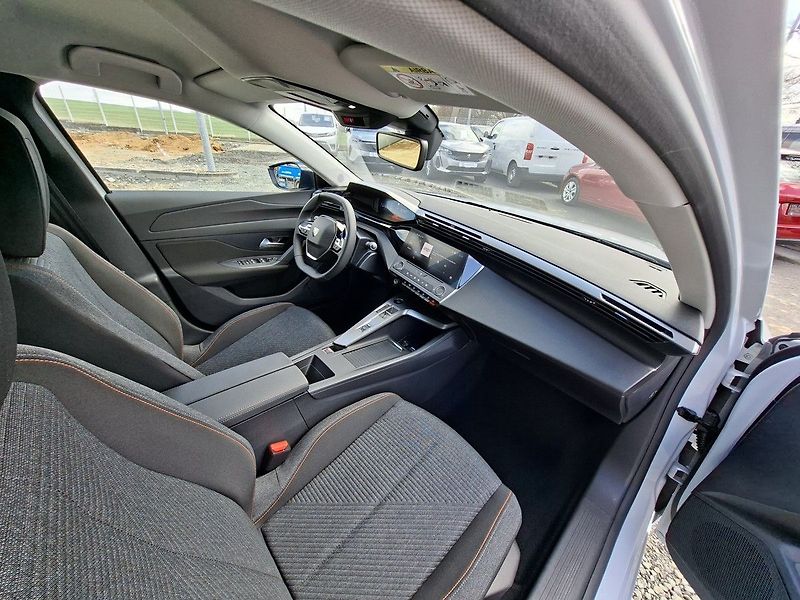 Peugeot 308 (2026) SW STYLE Hybrid 145 e-DCS6 - fotka 14 z 25