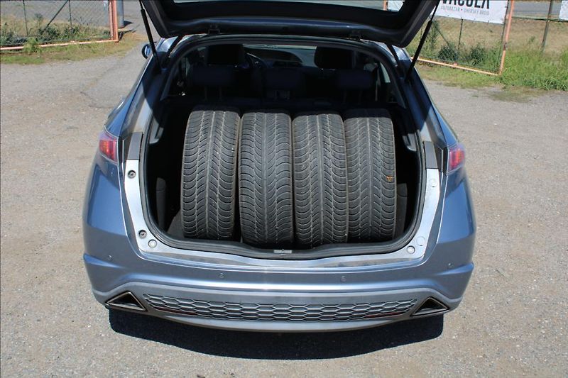 Honda Civic 1,8 i  DIG.KLIMA, VÝHŘEVY - fotka 13 z 28