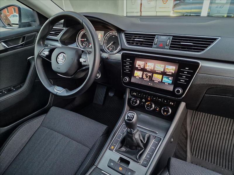 Škoda Superb 2.0TDI 110kW Style Combi,1Maj - fotka 38 z 49