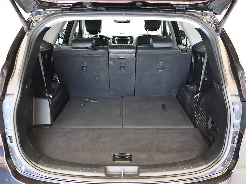 Hyundai Santa Fe (2016) 2.2 CRDi Blue, 4X4, Automat - fotka 12 z 21