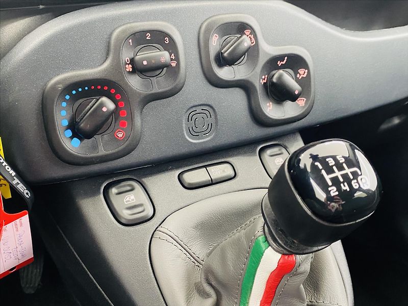 Fiat Panda 1,0 Hybrid - fotka 16 z 23