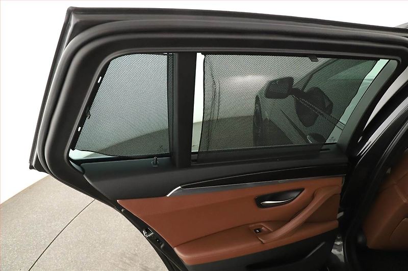 BMW Řada 5 (2012) 530d xDrive, 4X4, Automat - fotka 14 z 20