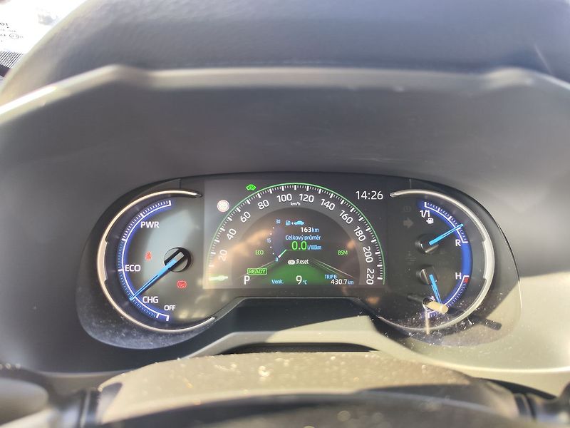 Toyota RAV4 2.5 HEV/163kW Executive e-CVT - fotka 19 z 35