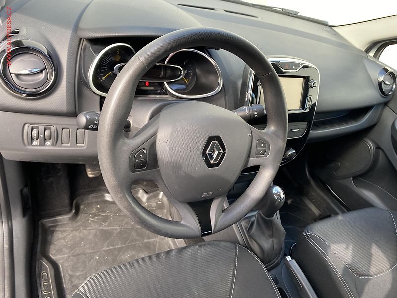 Renault Clio (2015) 1.5dCi, ČR, AC, + kola - fotka 12 z 17