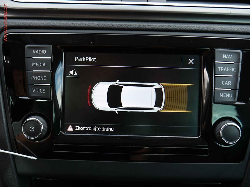 Škoda Rapid (2018) 1.0 TSi, Clever, xenon - fotka 14 z 19