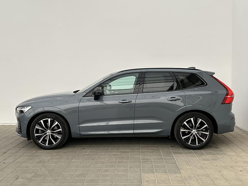 Volvo XC60 2.0 B4 4x4 ULTIMATE - fotka 3 z 33