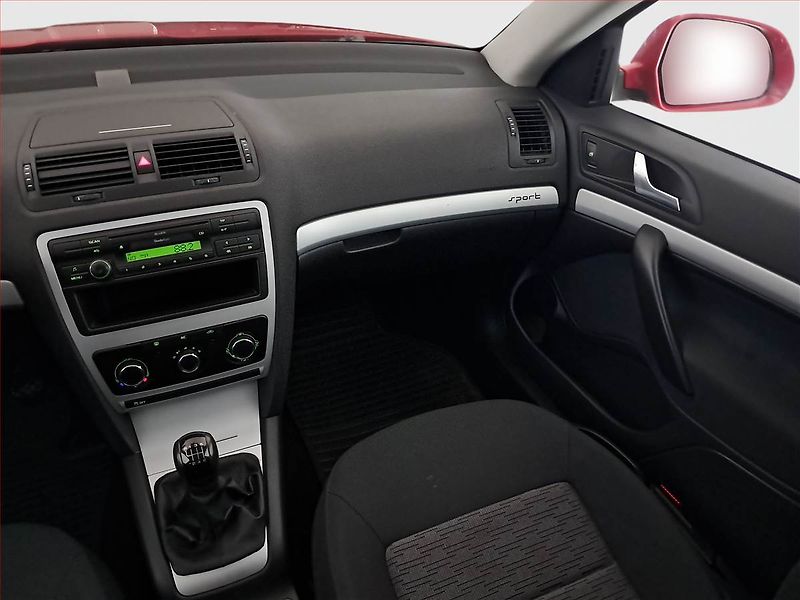 Škoda Octavia (2010) Ambiente 1.2 TSI, Serv.kniha - fotka 8 z 16