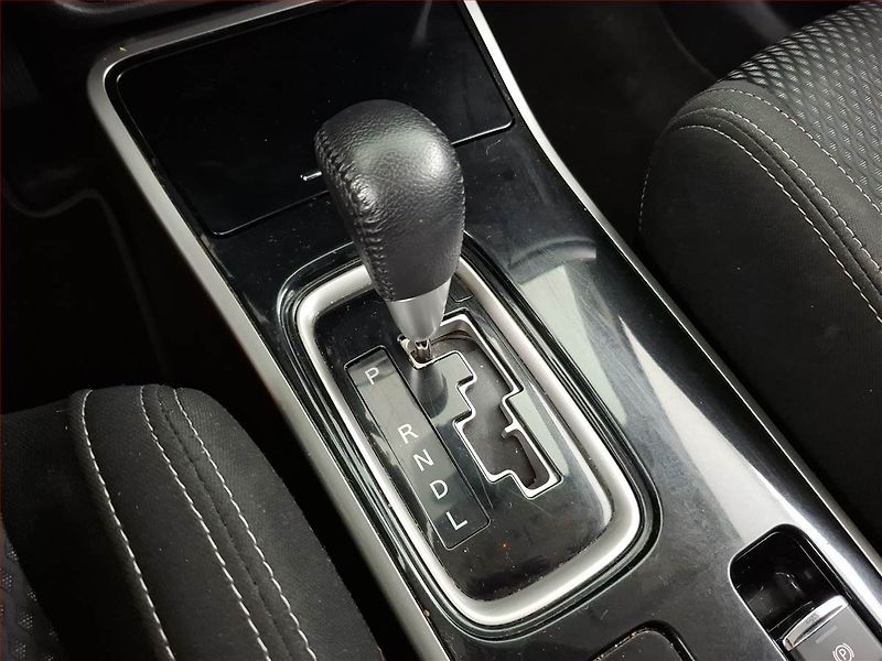 Mitsubishi Outlander (2017) 2.2 DI-D, 4X4, Automat - fotka 13 z 17