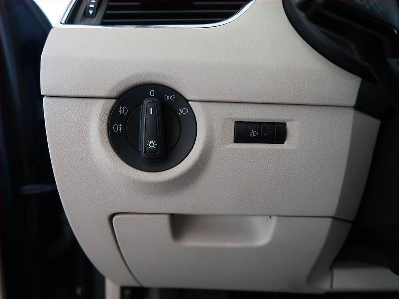 Škoda Octavia (2013) Elegance 1.6 TDI, Tempomat - fotka 17 z 17