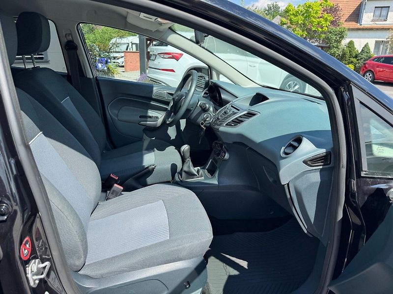 Ford Fiesta (2011) 1.25i 44kW - fotka 27 z 31