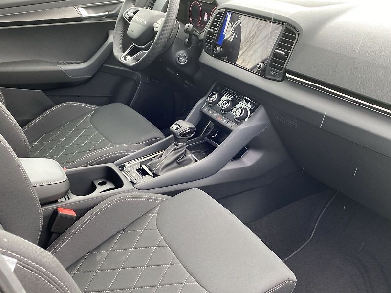 Škoda Karoq (2025) TDI 4x4 DSG Sportline - fotka 10 z 35