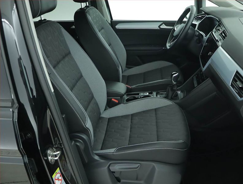 Volkswagen Touran (2025) Comfortline 1.5 TSI - fotka 9 z 19