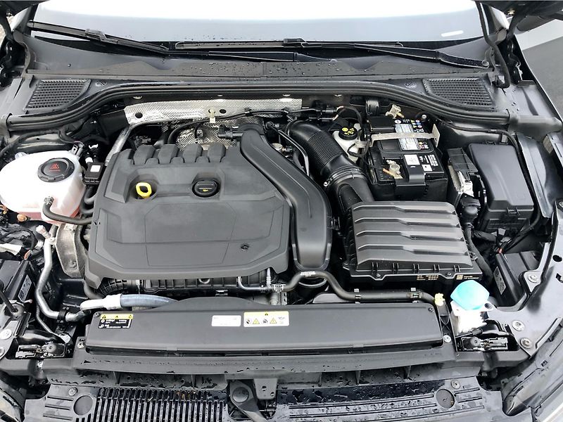 Volkswagen Golf 1.5 TSi LIFE - fotka 27 z 27