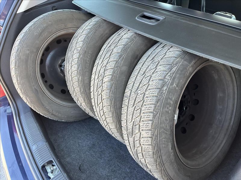 Škoda Fabia 1,6 TDi ČR KLIMA ALU 2 x KOLA - fotka 31 z 33