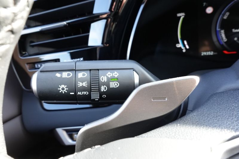 Lexus RX 450h plus ZLEVNĚNO RX450h+ Plug-in Execu - fotka 26 z 33