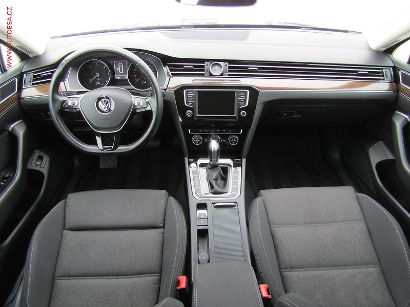 Volkswagen Passat (2015) 2.0TDi, Comfortline, DSG, LED - fotka 8 z 22