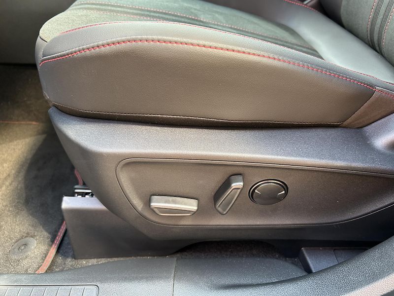 Ford Kuga ST-Line X 2.5 PHEV 178 kW - fotka 20 z 38