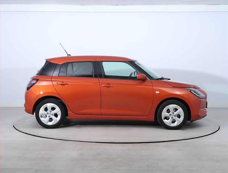 Suzuki Swift (2024) 1.2, ČR,1.maj, Serv.kniha - fotka 6 z 21