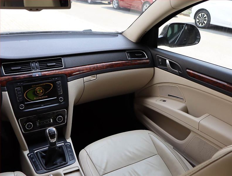 Škoda Superb (2010) 2.0 TDI, Navi, Xenony - fotka 8 z 24