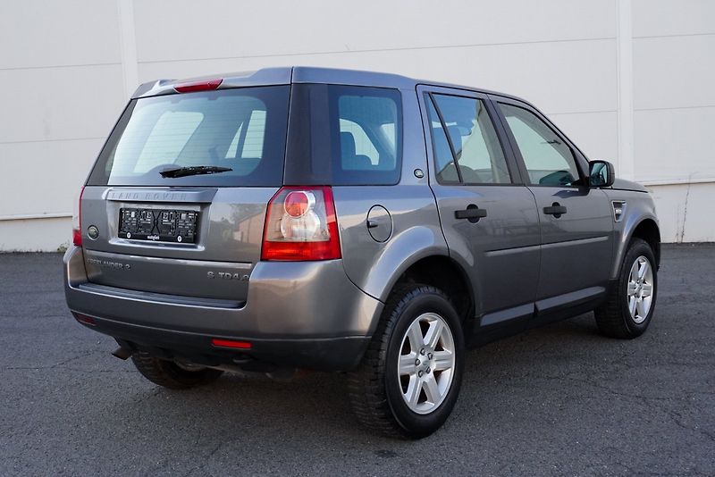 Land Rover Freelander 2.2 TD4 118kW PSA - fotka 8 z 30