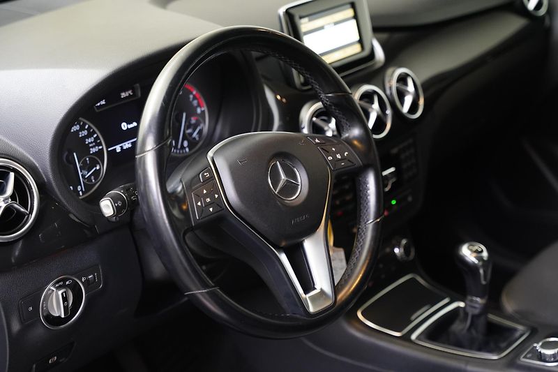 Mercedes-Benz Třídy B - fotka 13 z 23