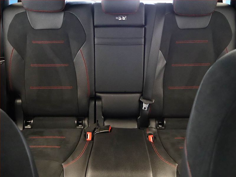Mercedes-Benz GLB (2022) 35 AMG 4MATIC - fotka 8 z 20
