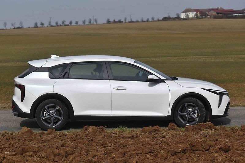 Kia K4 je nepochybně přitažlivý vůz.