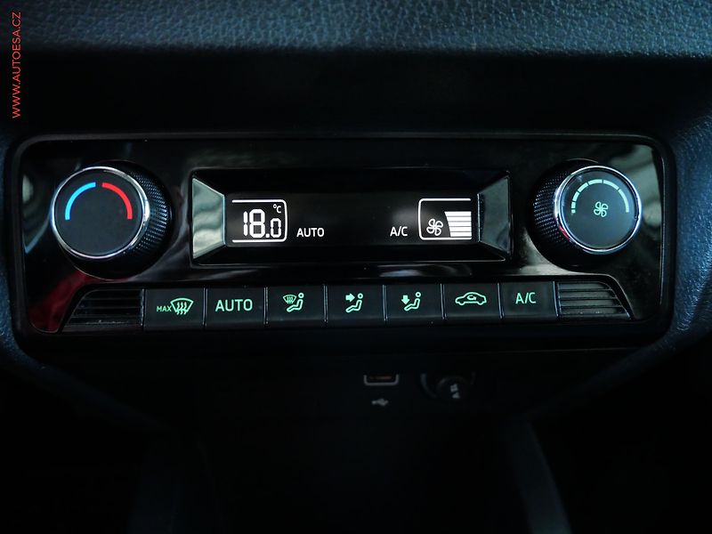 Škoda Fabia (2020) 1.0 TSi, ČR, Style, LED - fotka 19 z 22