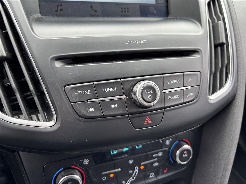 Ford Focus 1,5 TDCI 88kW Titanium - fotka 31 z 36
