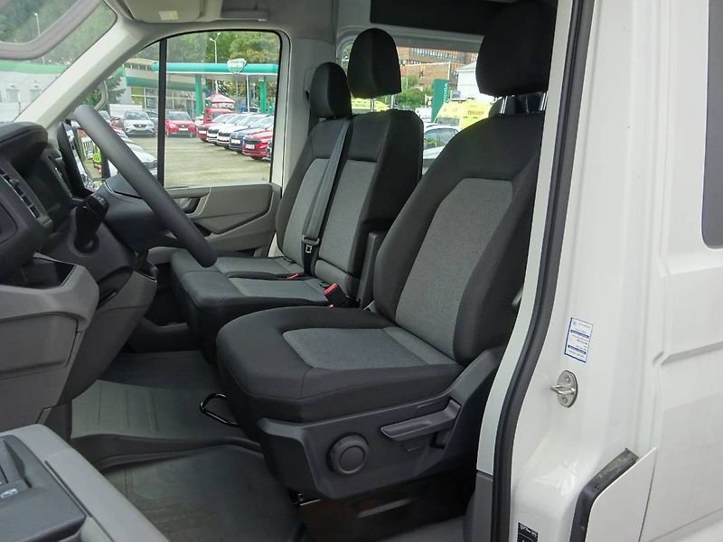 Volkswagen Crafter (2026) SKŘÍŇ Plus 35 130KW 6G FWD SR - fotka 8 z 27
