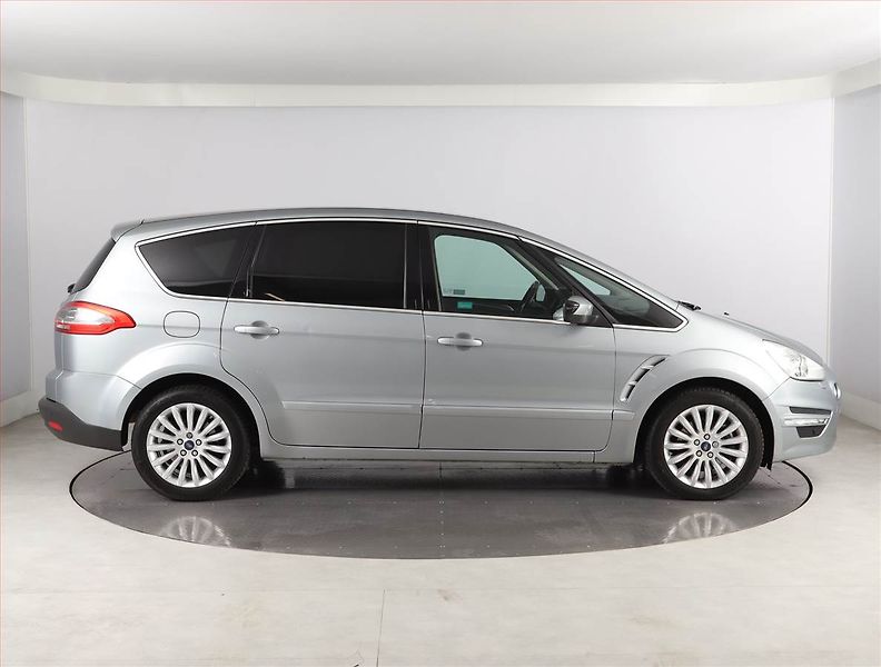 Ford S-MAX (2012) Titanium 2.0 TDCi, Automat - fotka 6 z 21