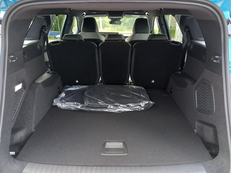 Peugeot 5008 (2026) GT Summer blue 145k e-DCS6 - fotka 14 z 39