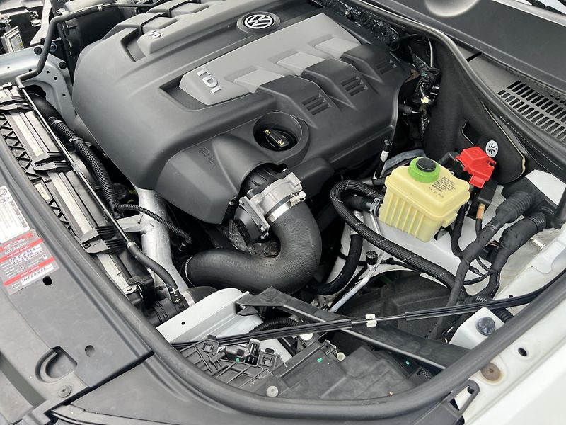 Volkswagen Touareg 3.0TDI 180KW,TZ,KůŽE,ROZVODY!! - fotka 49 z 52