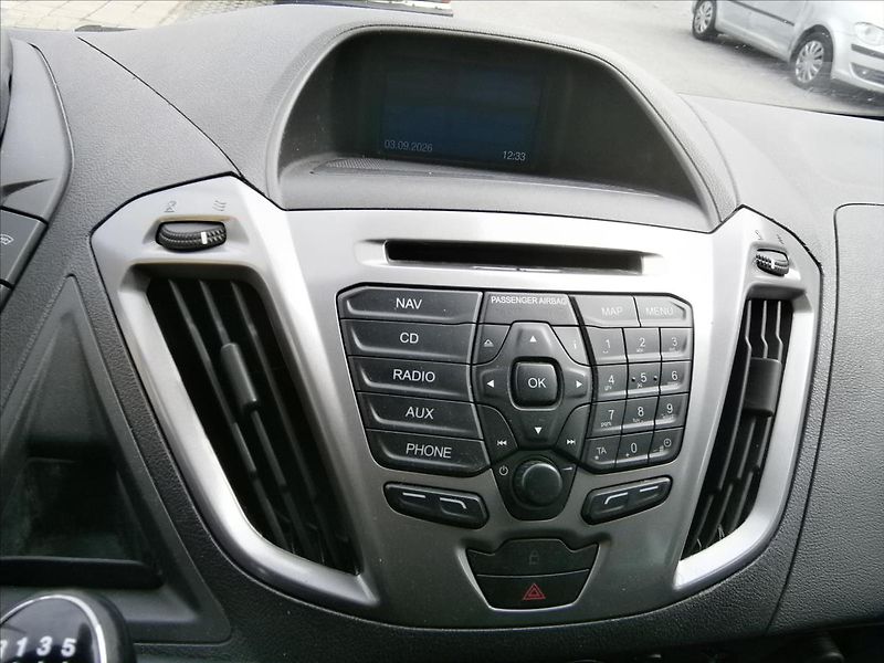 Ford Tourneo Custom 2,2 TDCI - fotka 19 z 26