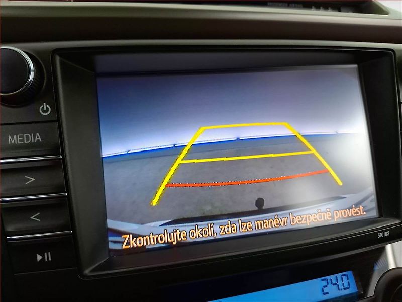 Toyota RAV4 (2016) 2.5 Hybrid, Automat - fotka 16 z 22