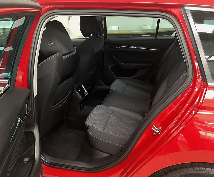 Škoda Octavia 2.0TDI DSG Style 4x4, ČR - fotka 11 z 33