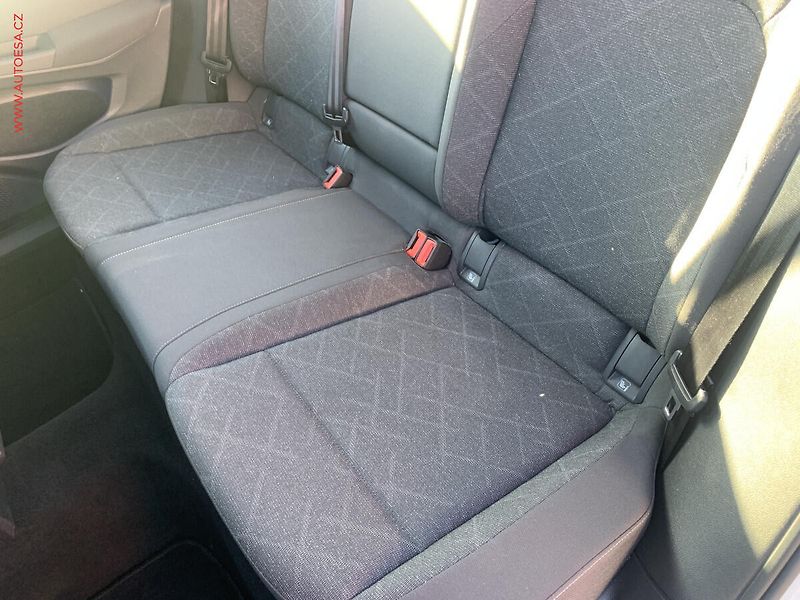 Volkswagen Golf (2021) 2.0TDi, 1.maj,ČR, Life - fotka 10 z 22