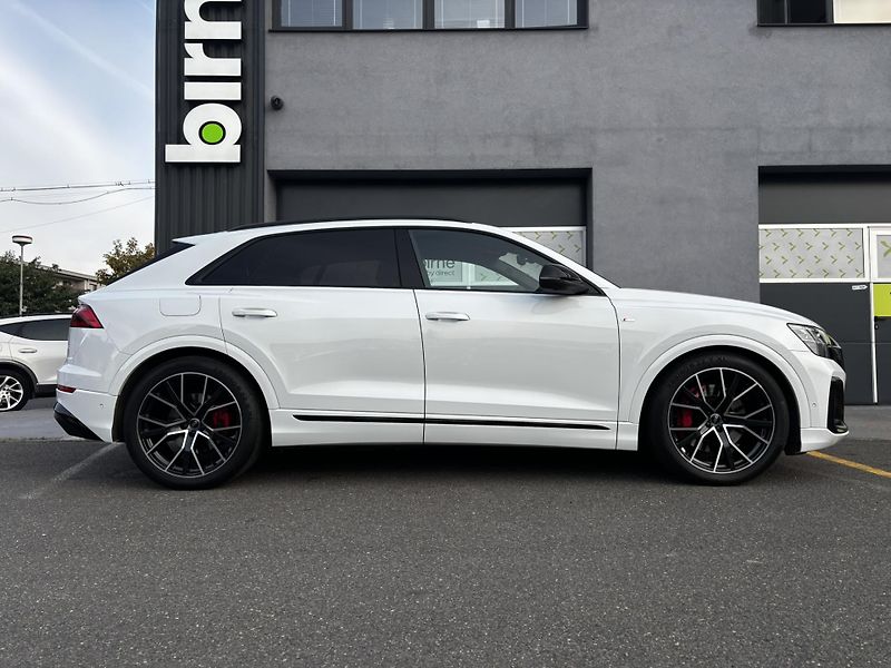 Audi Q8 (2025) 3.0 TFSI Plug In (360 kW) - fotka 2 z 12
